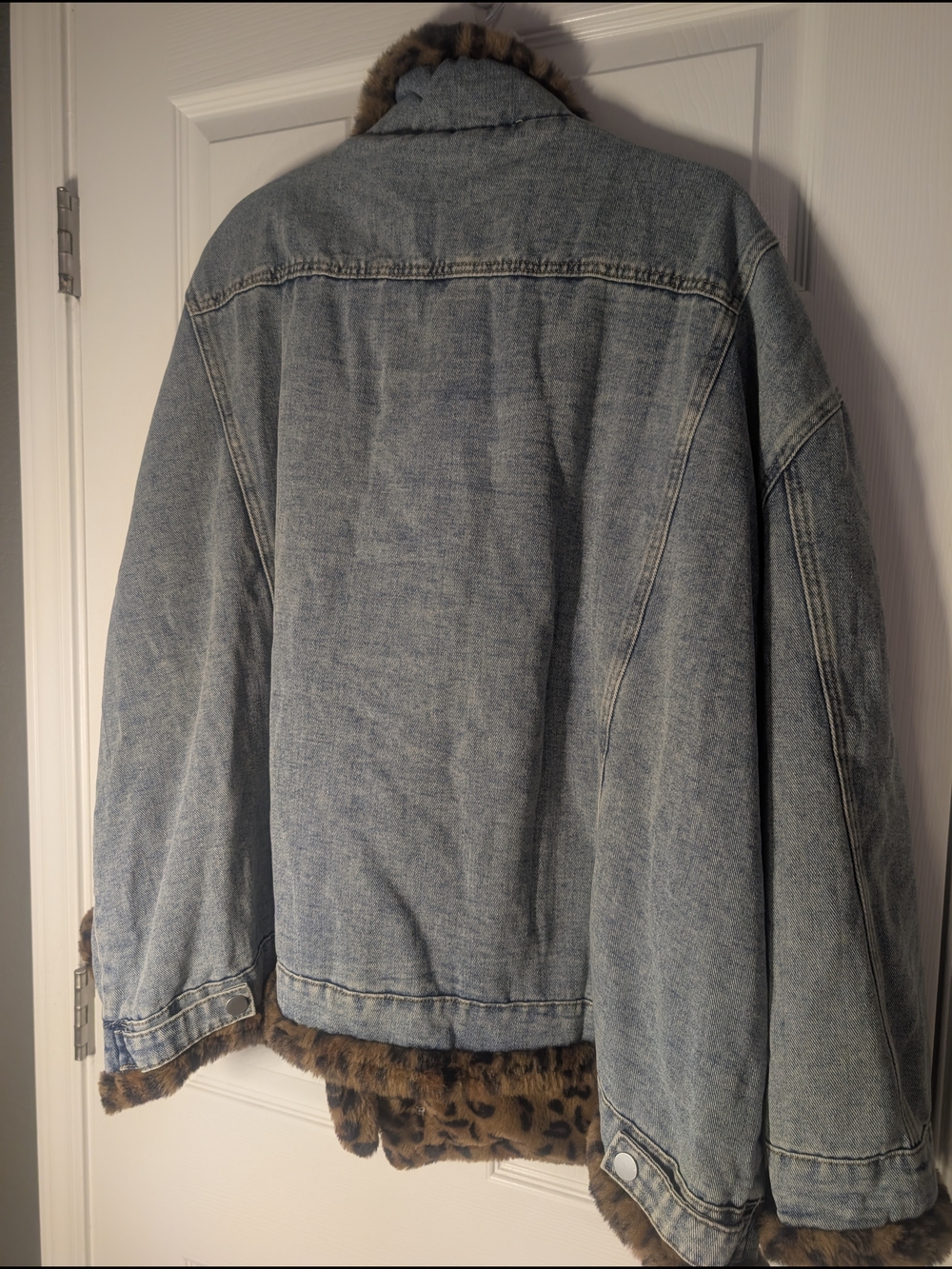 Dressed in LALA Light Blue Denim Jacket with Leopard Faux Fur Trim - Picture 4 of 4